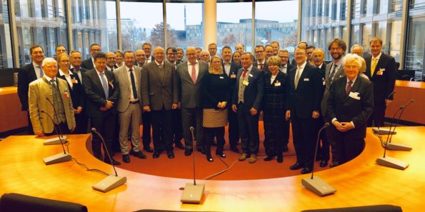 Mehr über den Artikel erfahren Dialog mit Wirtschaftsminister Altmaier